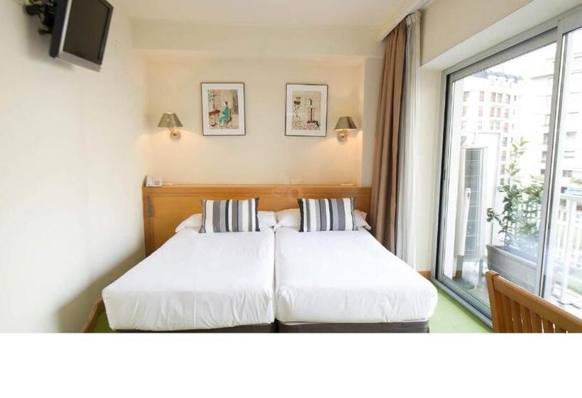 هتل Zaragoza Plaza