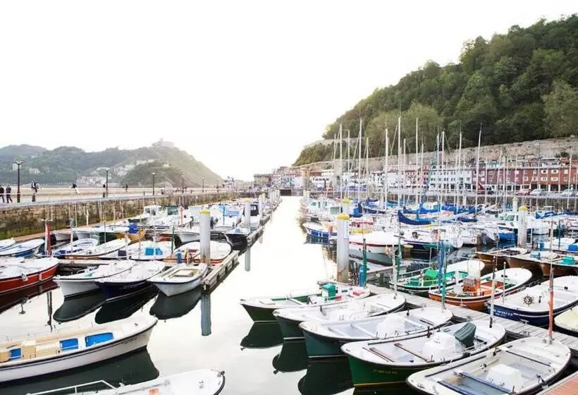 Отель Zaragoza Plaza