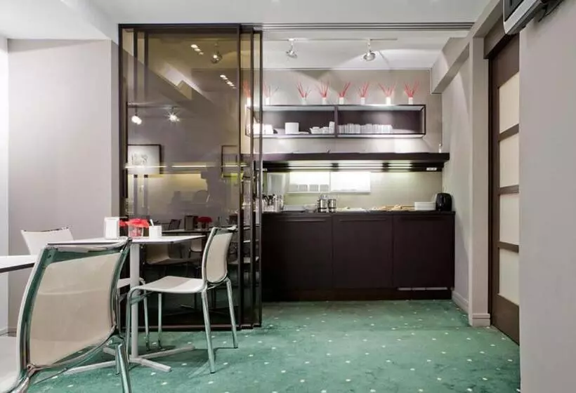 Отель Zaragoza Plaza