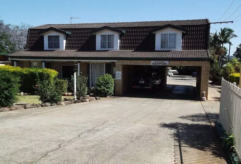 모텔 Bridge Street Motor Inn