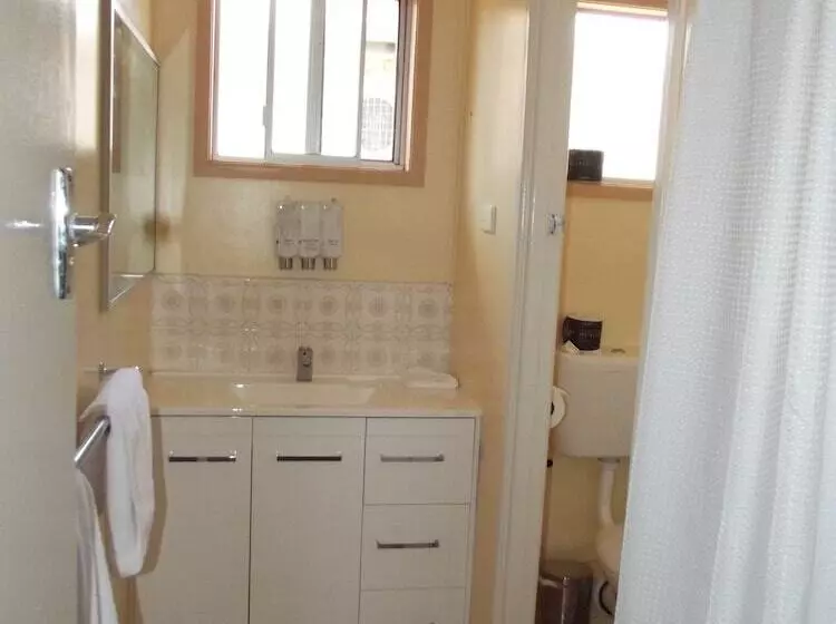 모텔 Bridge Street Motor Inn