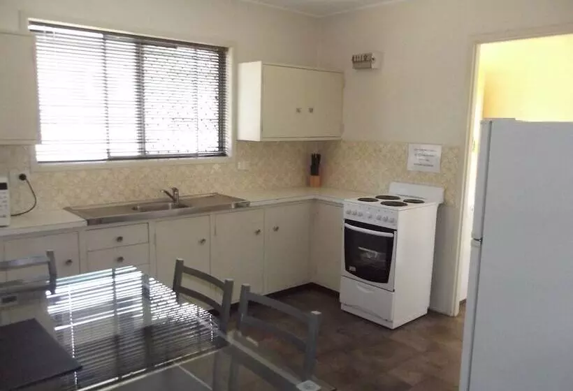 모텔 Bridge Street Motor Inn