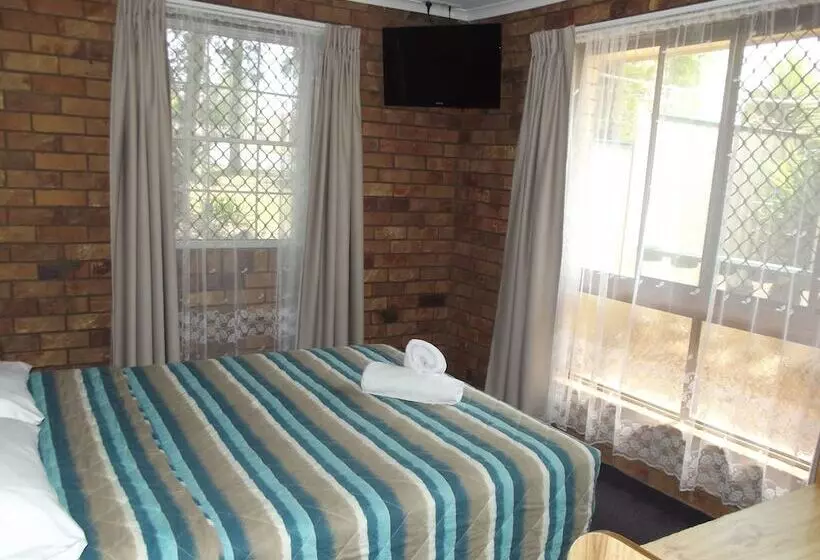 모텔 Bridge Street Motor Inn