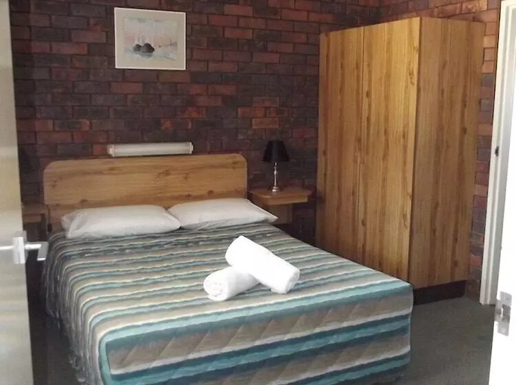 모텔 Bridge Street Motor Inn