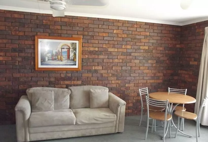 모텔 Bridge Street Motor Inn