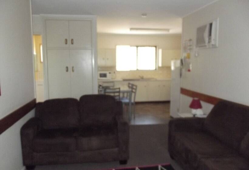 فندق على الطريق Bridge Street Motor Inn