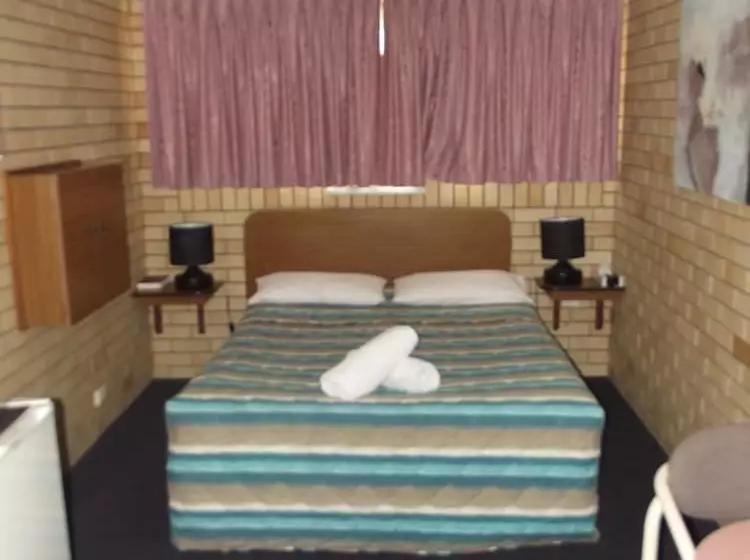 모텔 Bridge Street Motor Inn