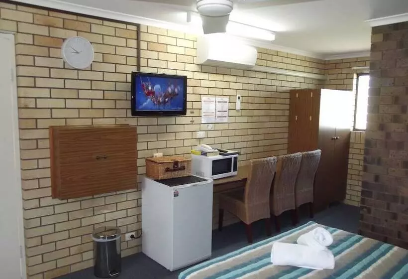 모텔 Bridge Street Motor Inn