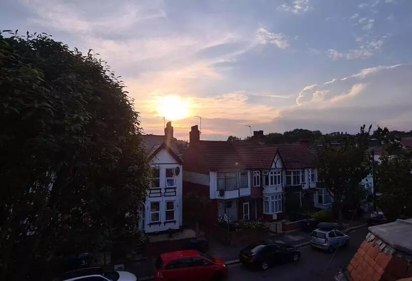 Citystay Albert Apartments In Hendon Nw4