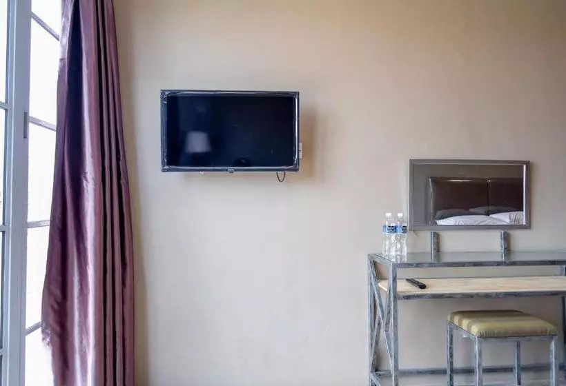 ホテル Graceland Inn Batam Redpartner