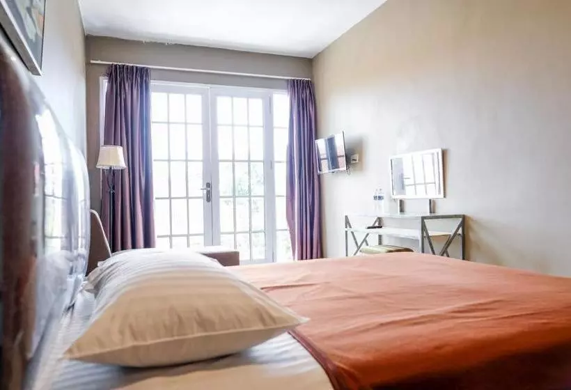 ホテル Graceland Inn Batam Redpartner