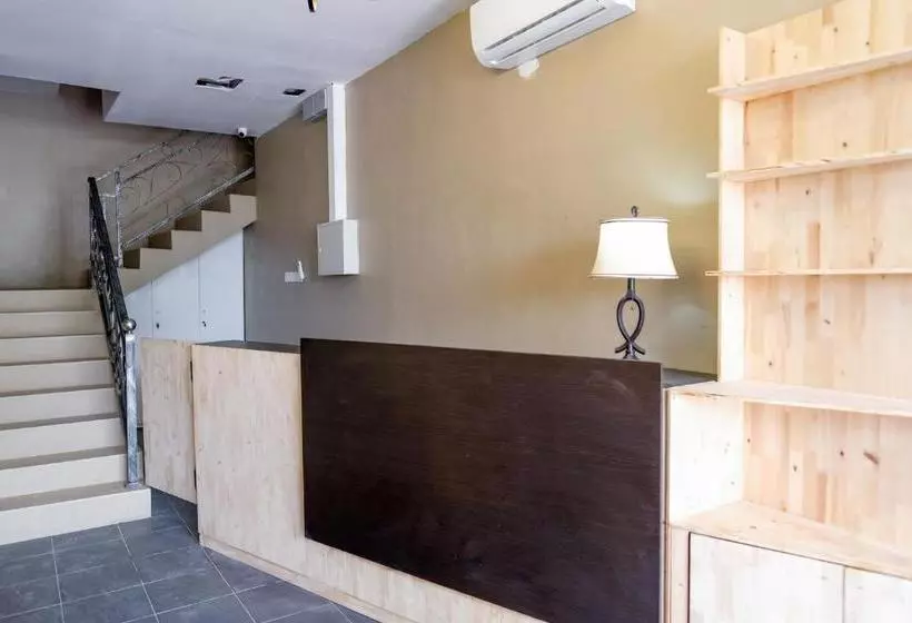 ホテル Graceland Inn Batam Redpartner