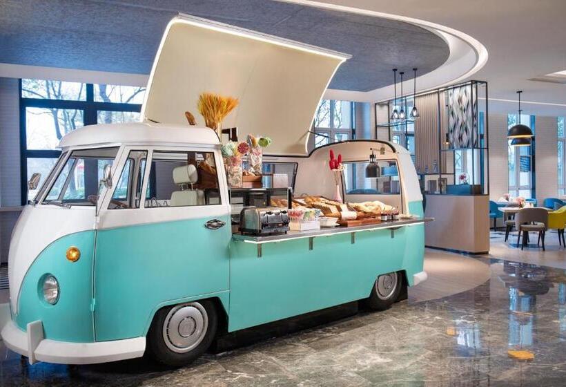 בית מלון כפרי Holiday Inn Shanghai Dishui Lake, An Ihg