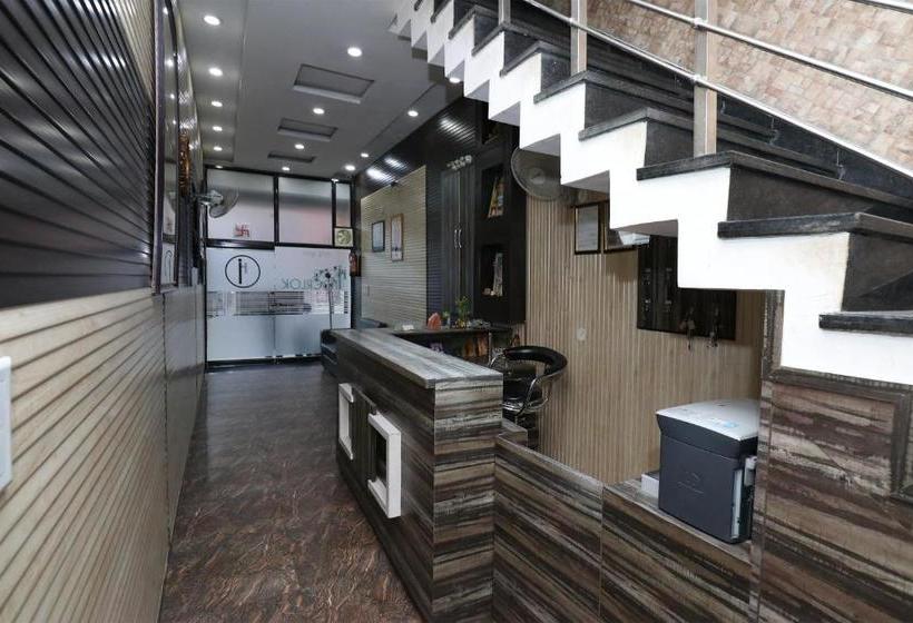 فندق Oyo 8616  Inderlok