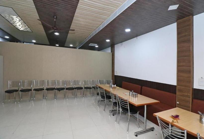 فندق Oyo 8616  Inderlok