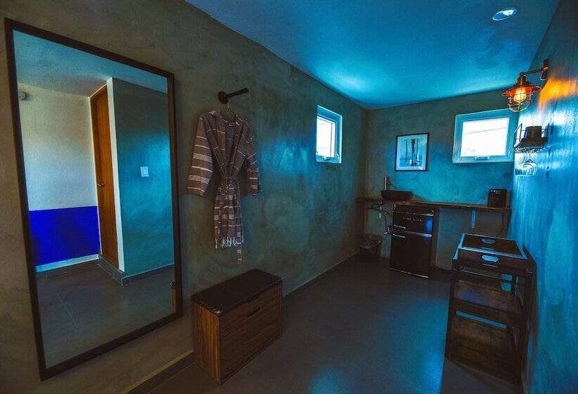 هتل The Surfing Turtle