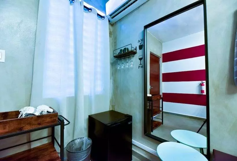 هتل The Surfing Turtle