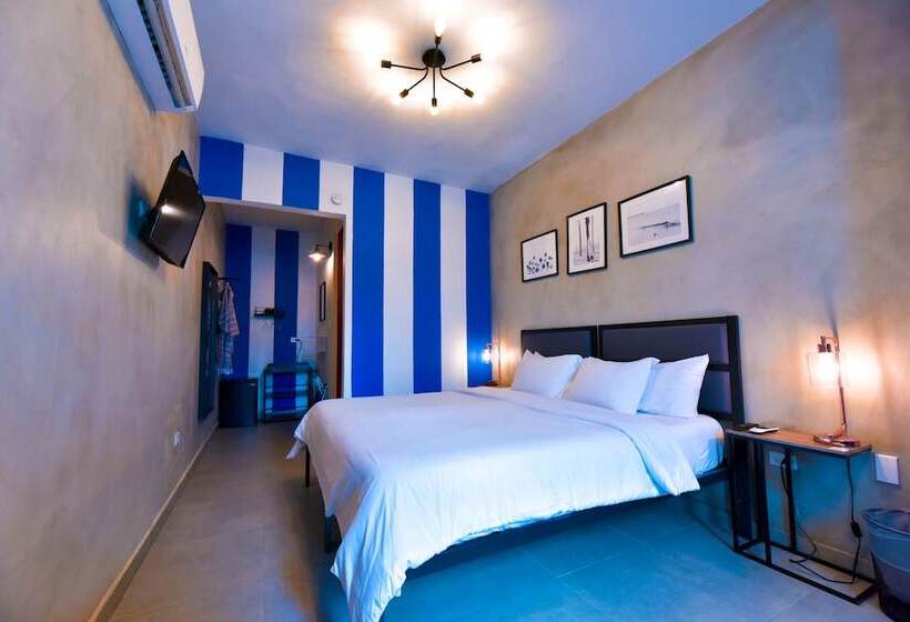 هتل The Surfing Turtle