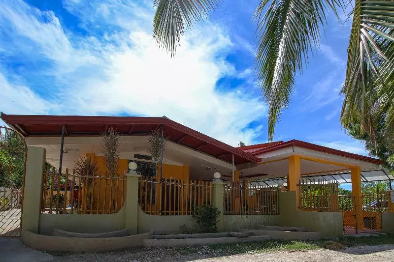 پانسیون J5 Guest House & Restobar