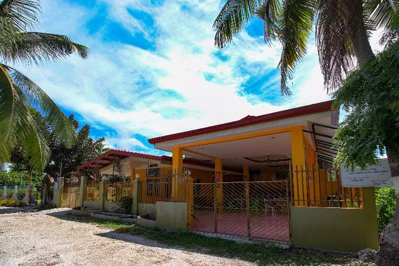 پانسیون J5 Guest House & Restobar