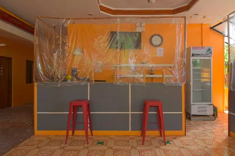 پانسیون J5 Guest House & Restobar