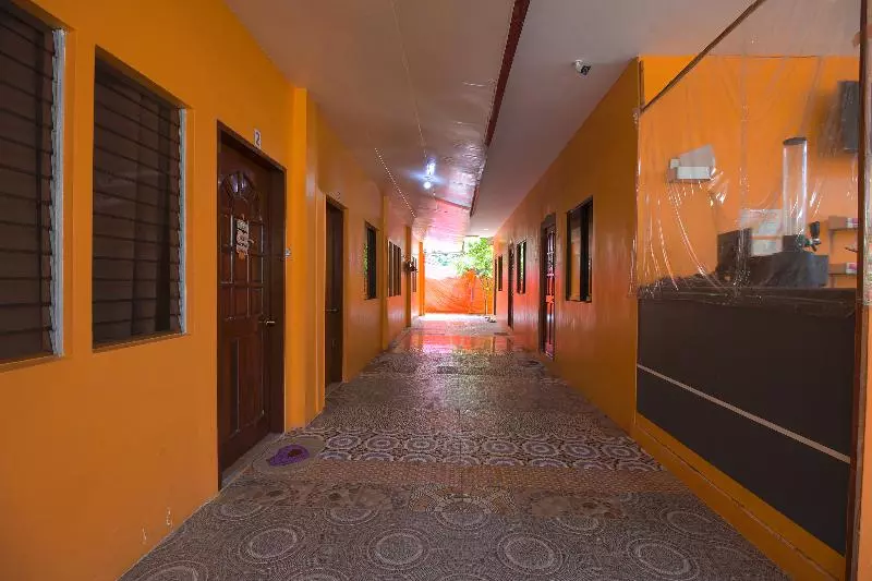 پانسیون J5 Guest House & Restobar
