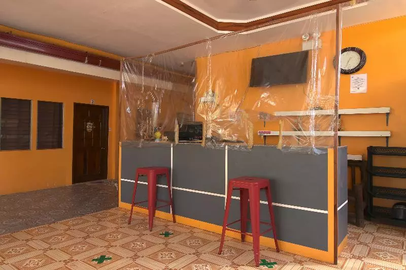 پانسیون J5 Guest House & Restobar