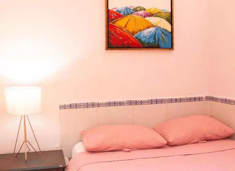 پانسیون Velvet Hostal La Novena