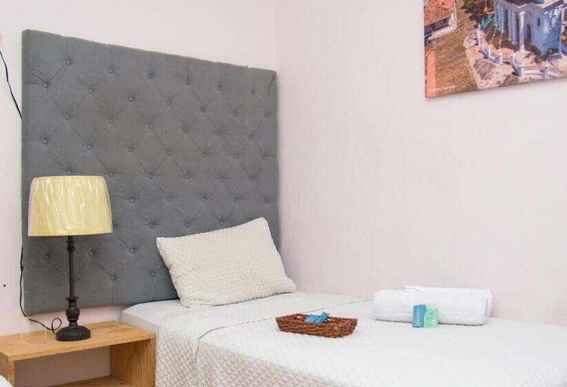 پانسیون Velvet Hostal La Novena