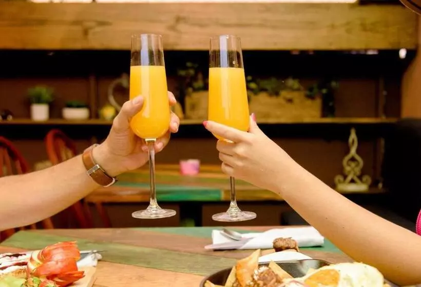 پانسیون Velvet Hostal La Novena