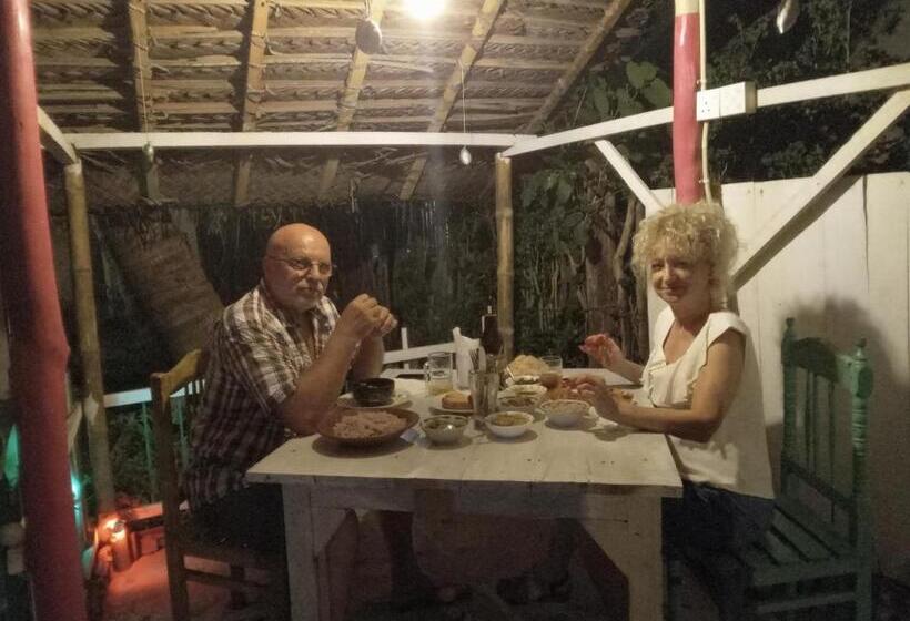 مبيت وإفطار Jasmine White House Restaurant & Spa