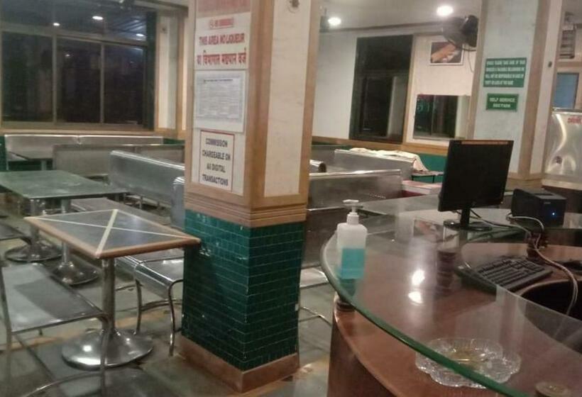 ホテル Pop 84791 Kuber  S Kamath Residency