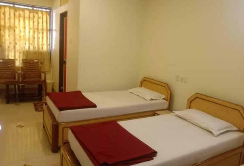 ホテル Pop 84791 Kuber  S Kamath Residency