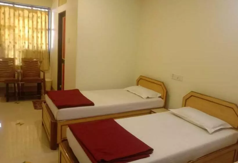 ホテル Pop 84791 Kuber  S Kamath Residency