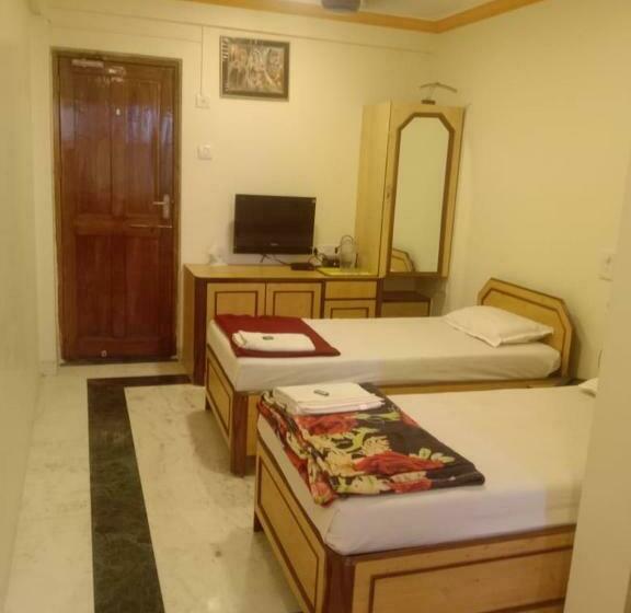 ホテル Pop 84791 Kuber  S Kamath Residency