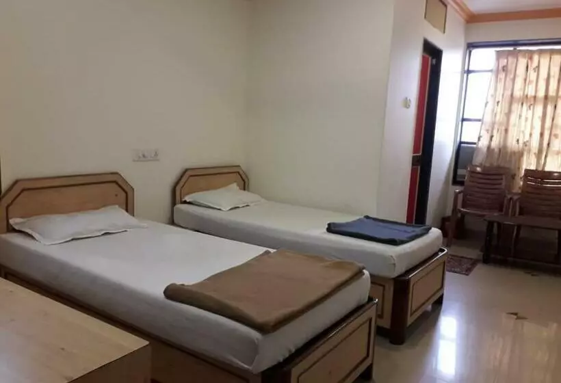 ホテル Pop 84791 Kuber  S Kamath Residency