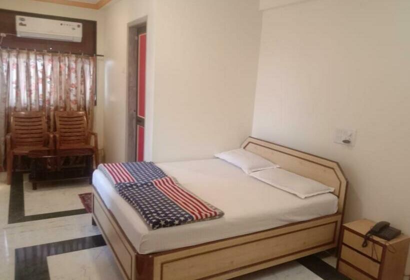 ホテル Pop 84791 Kuber  S Kamath Residency