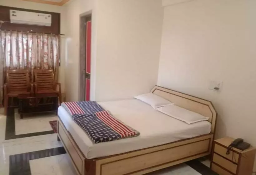 ホテル Pop 84791 Kuber  S Kamath Residency