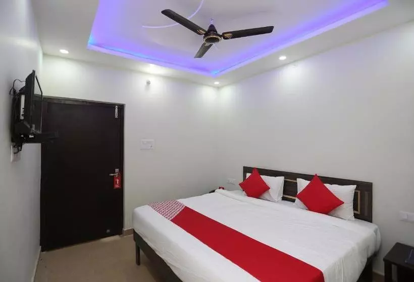 Hotelli Oyo 23253 Baswari