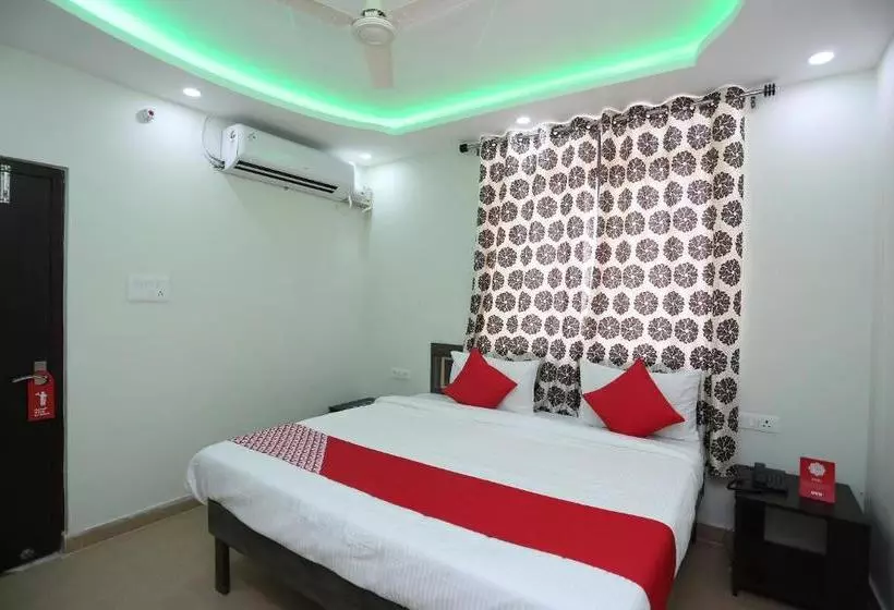 Hotelli Oyo 23253 Baswari