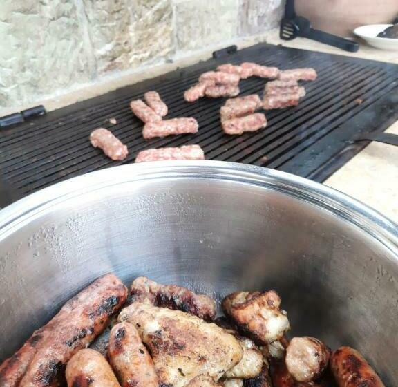 پانسیون Apartmani Tomovic