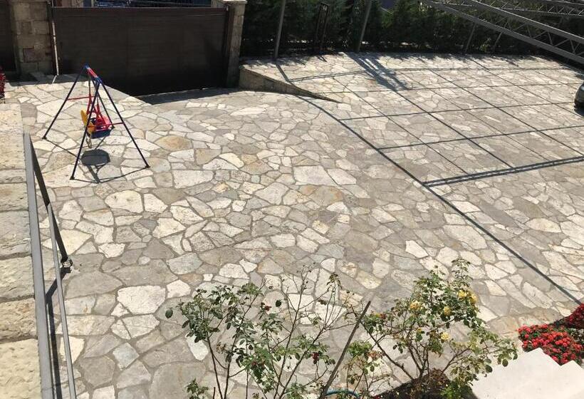 پانسیون Apartmani Tomovic