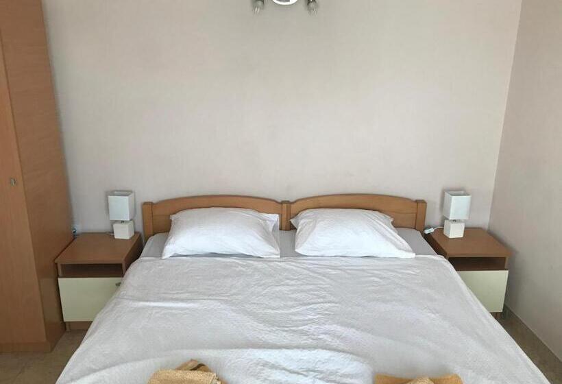 پانسیون Apartmani Tomovic