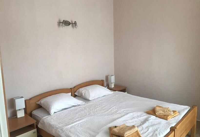 پانسیون Apartmani Tomovic