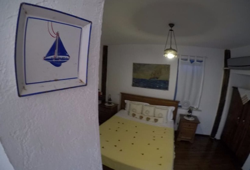 פנסיון Dimitri Ada Evi & Restaurant