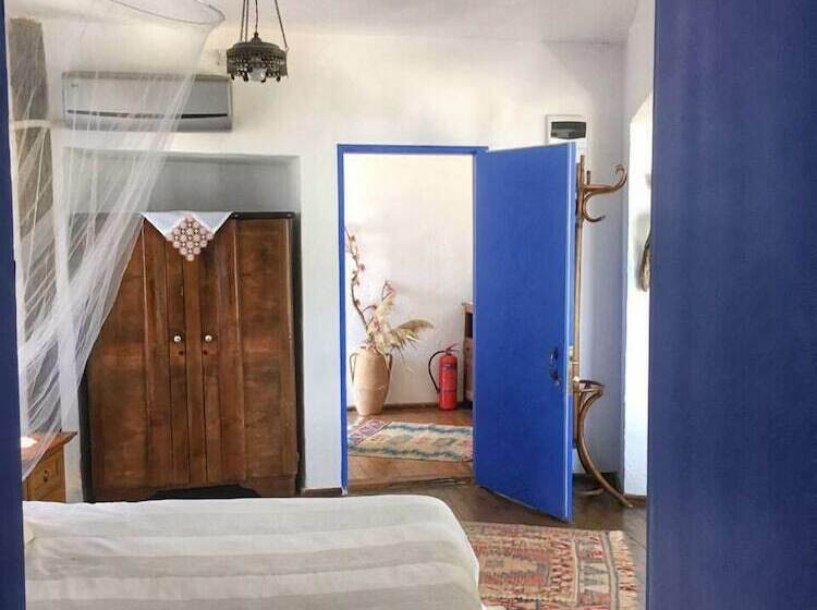 פנסיון Dimitri Ada Evi & Restaurant