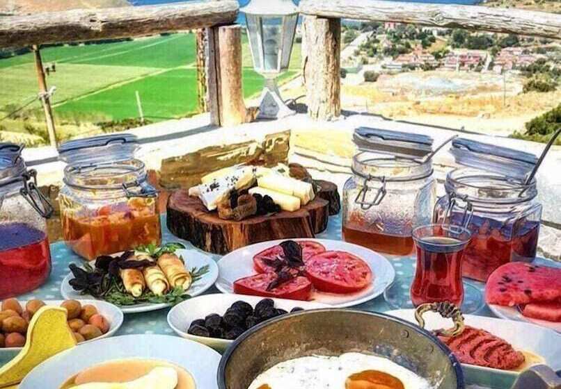 פנסיון Dimitri Ada Evi & Restaurant