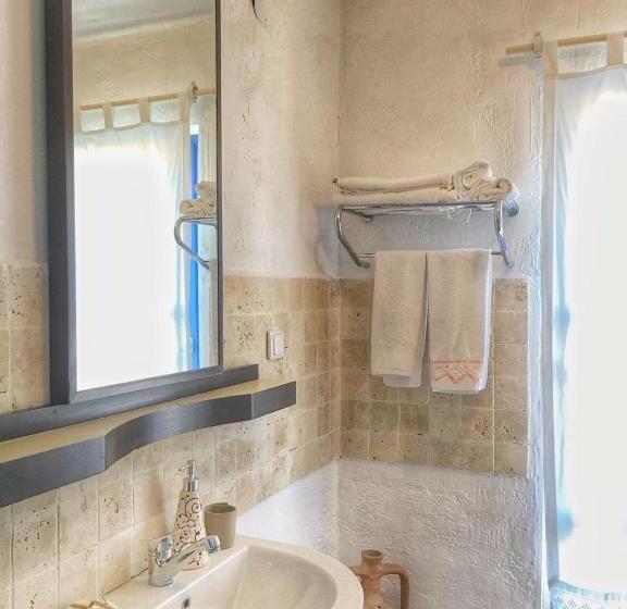 פנסיון Dimitri Ada Evi & Restaurant