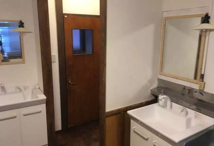 Guest House Sato Shoten   Hostel