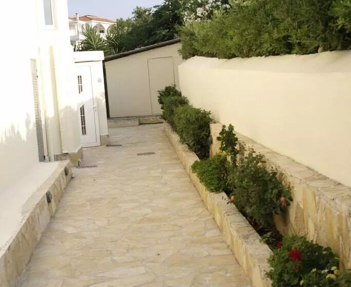 ホテル Nikolaki Rooms